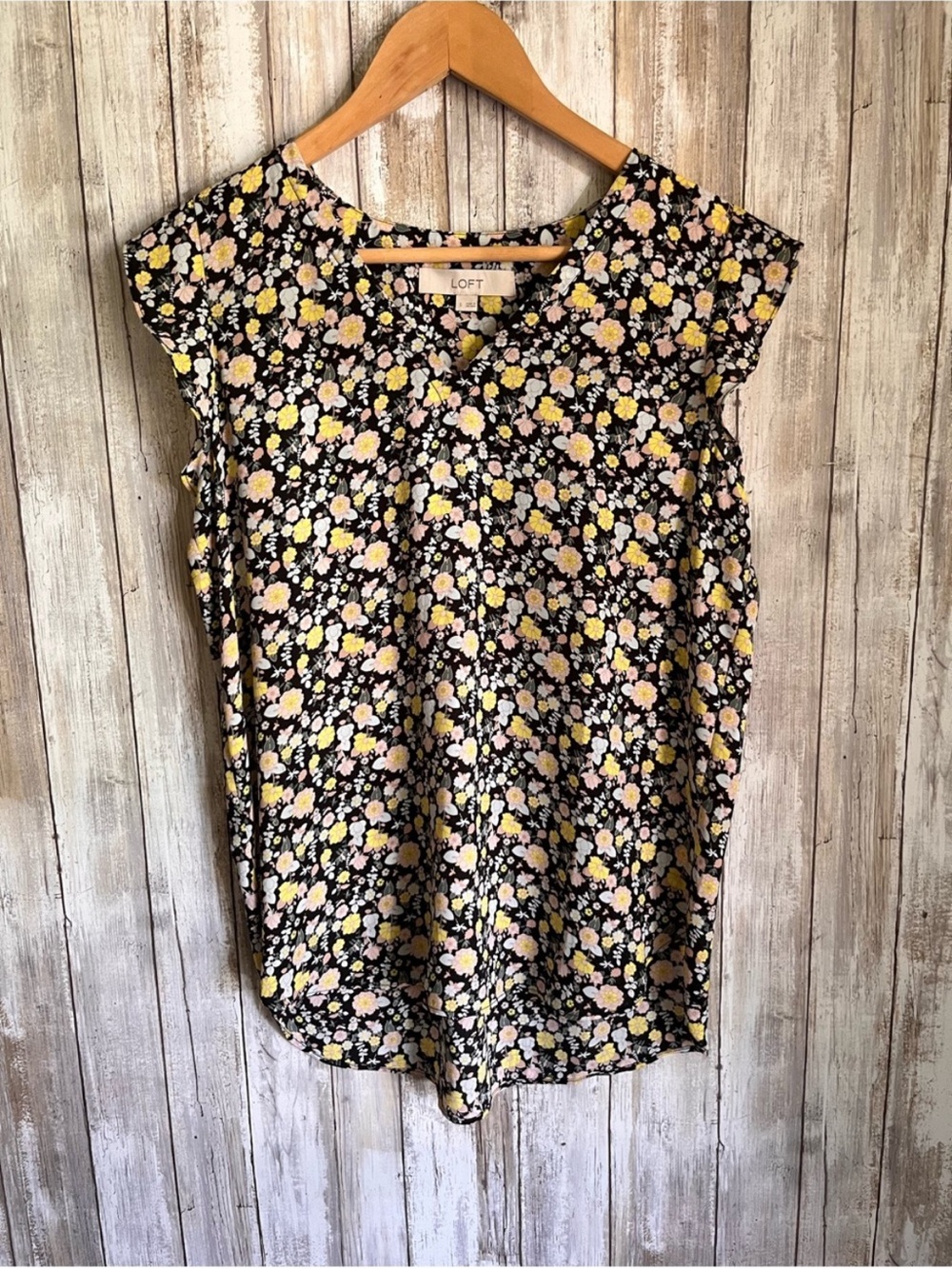 LOFT Black Floral Flutter Sleeve Blouse V-Neck Lightweight Top Small - Picture 2 of 6